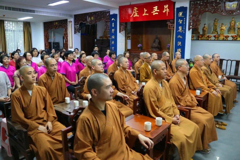四位奢侈女星！堪比国家财力、奢华无边，你敢猜她们是谁吗？